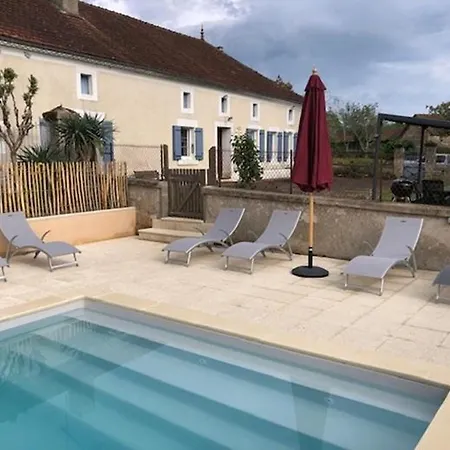 Grande Maison Avec Piscine Privée, Parking Et Animaux Acceptés - Fr-1-616-505 Villamblard