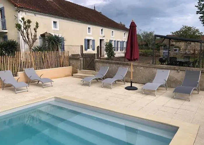 Grande Maison Avec Piscine Privée, Parking Et Animaux Acceptés - Fr-1-616-505 Villamblard