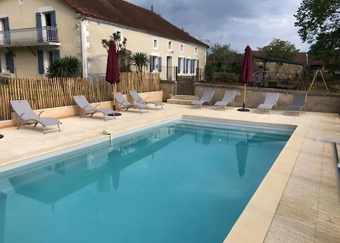 Grande Maison Avec Piscine Privée, Parking Et Animaux Acceptés - Fr-1-616-505