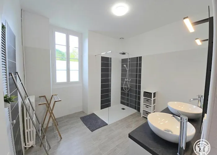 Grande Maison Avec Piscine Privée, Parking Et Animaux Acceptés - Fr-1-616-505 Casa vacanze Villamblard